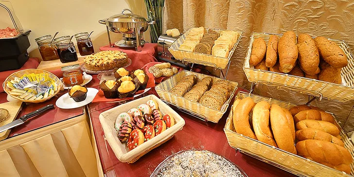 Udělejte si hezké ráno: bohaté all you can eat snídaně v hotelu Angelis