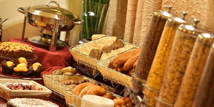 Udělejte si hezké ráno: bohaté all you can eat snídaně v hotelu Angelis
