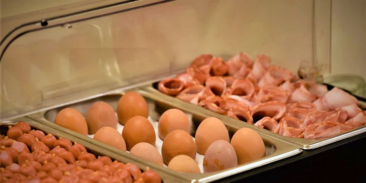 Udělejte si hezké ráno: bohaté all you can eat snídaně v hotelu Angelis