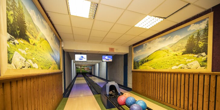 Vyhlášený turistický cíl pod Hostýnem: pobyt v hotelu se stravou, bazény i bowlingem či squashem