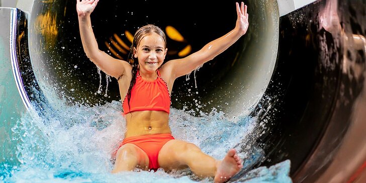 Vodní svět s bazény, tobogánem i vířivkou: 2,5hod. vstupné pro děti i dospělé
