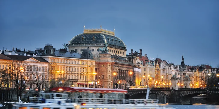 Designový hotel na okraji Prahy: 1–7 nocí v pokoji Deluxe, snídaně a vyhřívaný bazén i vířivka