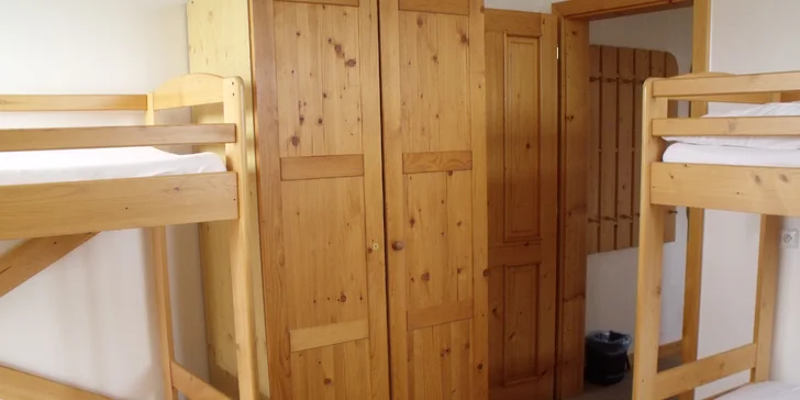 Pobyt pro rodinu či partu na Trojáku: plně vybavené apartmány, bowling i vstup do bazénu