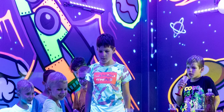 Hodina v Jump Academy Brno: trampolíny, ninja dráha, parkour zóna, obří bazén s houbičkami a 9D kino