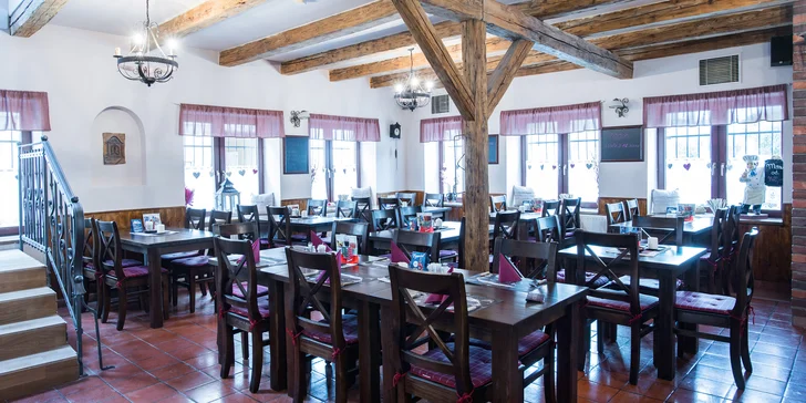 Ohnivý talíř pro 4 až 6 osob: masové koule, plněné chilli papričky i nugetky