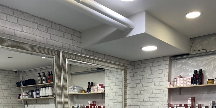 Kompletní kadeřnické balíčky: střih i s barvením nebo brazilský keratin