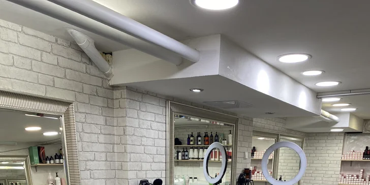Kompletní kadeřnické balíčky: střih i s barvením nebo brazilský keratin