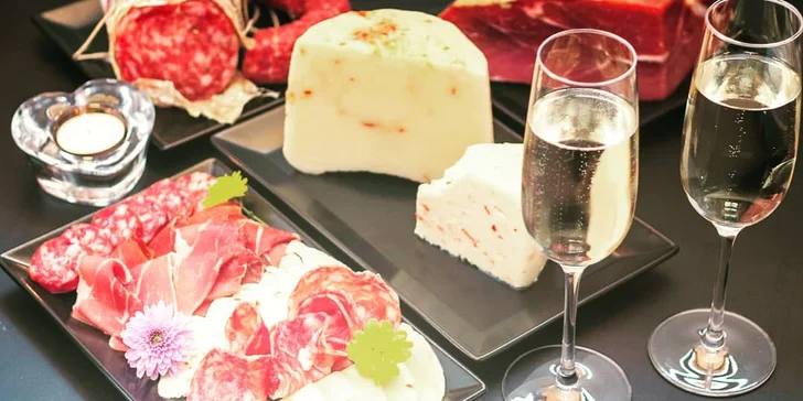 2 skleničky prosecca a k tomu italské sýry, uzeniny i ciabatta