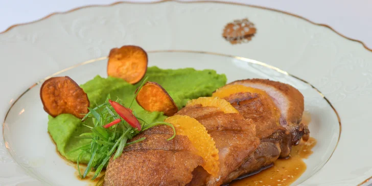 5* degustační menu pro dva v Grandhotelu Bohemia: grilovaná šunka, jarní kuřátko i flambovaná palačinka