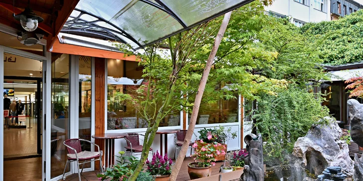 Grilované kuře s vůní orientu v arabské restauraci v centru Prahy