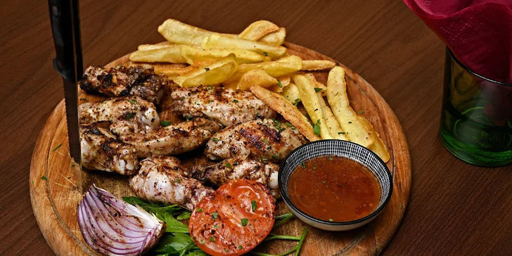 Grilované kuře s vůní orientu v arabské restauraci v centru Prahy