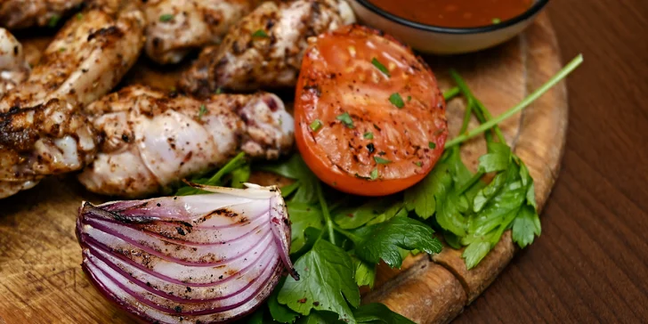 Grilované kuře s vůní orientu v arabské restauraci v centru Prahy