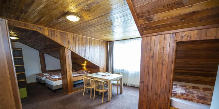 Vyhlášený turistický cíl pod Hostýnem: pobyt v hotelu se stravou, bazény i bowlingem či squashem