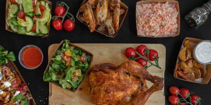 Combo menu: 1/4 nebo i celé kuře se salátem na Smíchovské náplavce