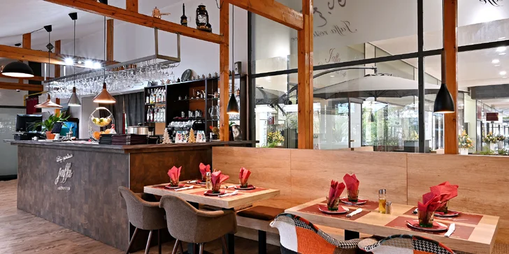 Grilované kuře s vůní orientu v arabské restauraci v centru Prahy