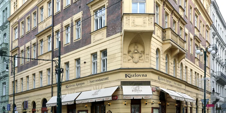 Káva Piazza D'oro a dezert dle výběru: lívanečky, závin nebo zmrzlina