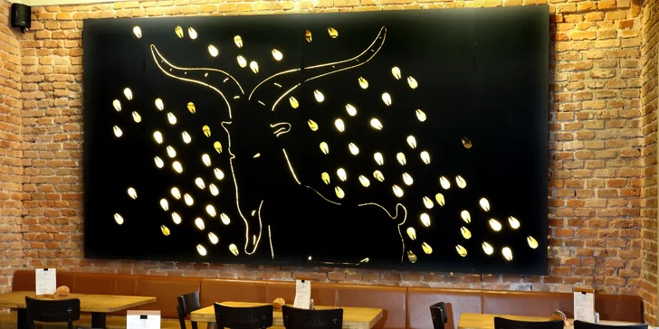 Káva Piazza D'oro a dezert dle výběru: lívanečky, závin nebo zmrzlina