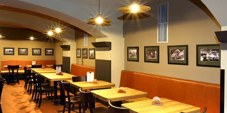 Tatarák nebo hermelín a pivo v restauraci Kozlovna v centru Prahy