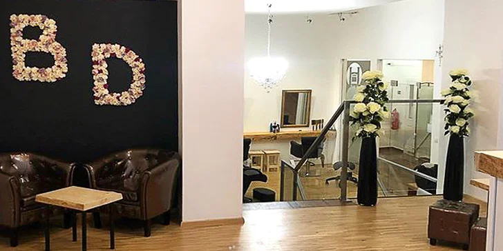 Čas jen pro vás: kosmetický a kadeřnický balíček pro dámy včetně nápoje