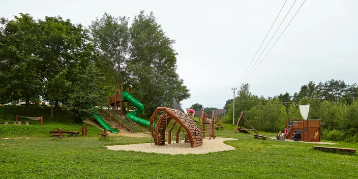 Zažijte život zvířat: pobyt v Safari Resortu se snídaní a Offroad Safari jízdou