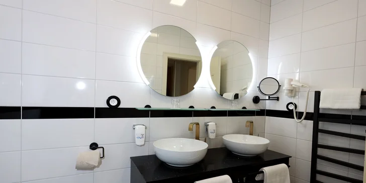 Pobyt v Karlových Varech: hotel u kolonády, wellness, léčebné procedury a polopenze