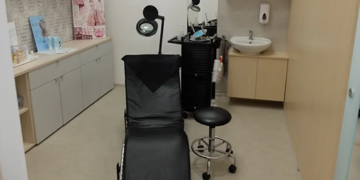 Permanentní make-up pro krásnější oči, obočí či rty
