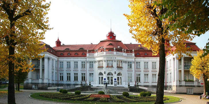 Pohoda v Karlových Varech: snídaně i odpočinkový program s procedurami v Alžbětiných lázních
