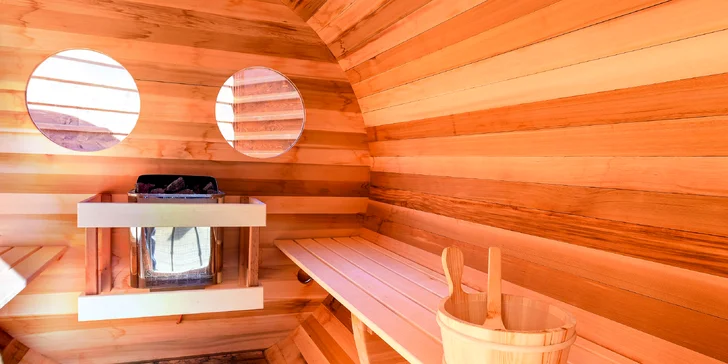 Hrejivé teplo si vychutnáte v troch saunách (fínska, parná a infra sauna).