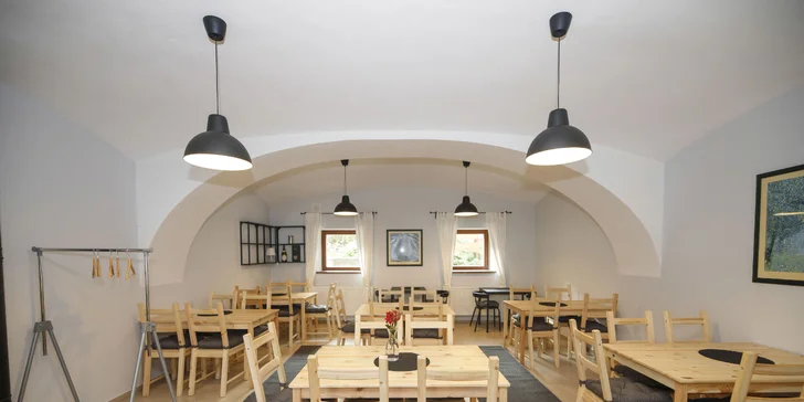 Snídaně se podávají v restauraci penzionu.