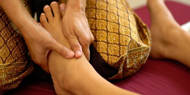 Thajská masáž pro unavené nohy v délce 90 minut vč. uvolnění celého těla