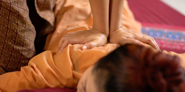 Klasická thajská masáž v oblečení: 60 minut i permanentka na 3 masáže