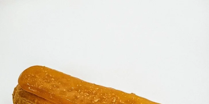 Originální zákusek podle výběru z 10 druhů a horký nápoj v kavárně Eclair pro 1 či 2 osoby