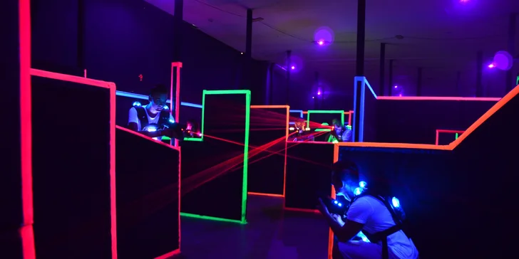 Pořádná porce adrenalinu: 15 minut lasergame pro 1–12 osob