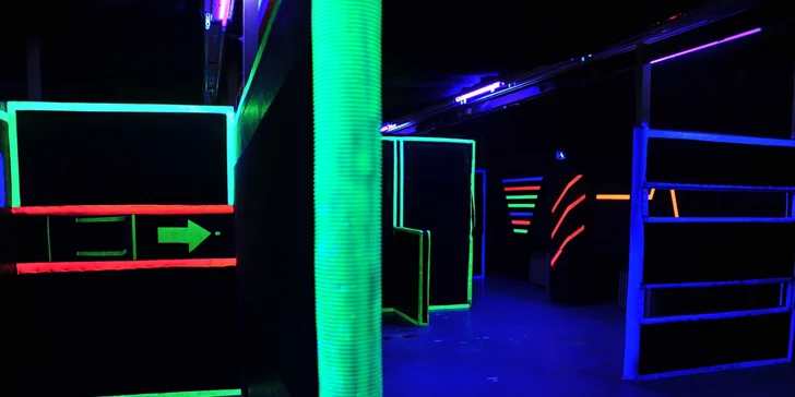 S přáteli za adrenalinem: 15 minut lasergame ve 400 m² velké aréně