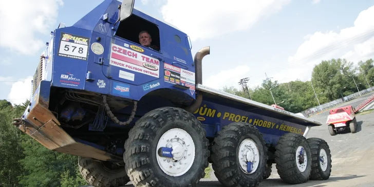 Šlápněte na to: otevřené vouchery na adrenalinové automobilové zážitky