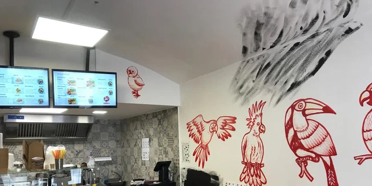 Sendvič nebo twister s kuřecím masem, párečky, hranolky i dresinkem