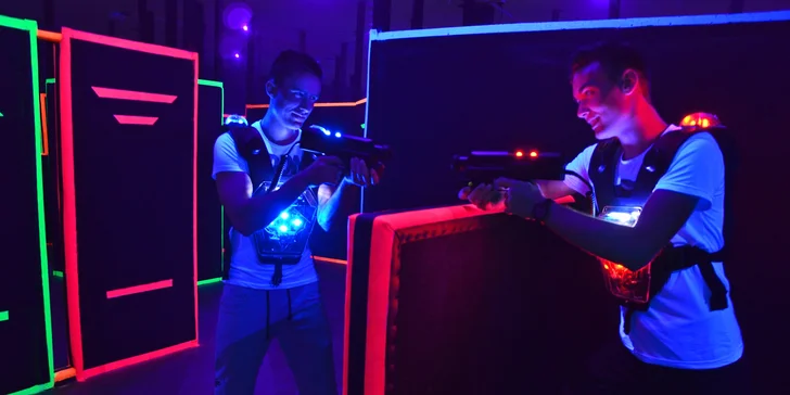 Pořádná porce adrenalinu: 15 minut lasergame pro 1–12 osob