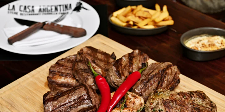 Degustační steaková žranice pro 2 nebo 6 jedlíků: až 2,8 kg masa a hromada příloh i záplava omáček