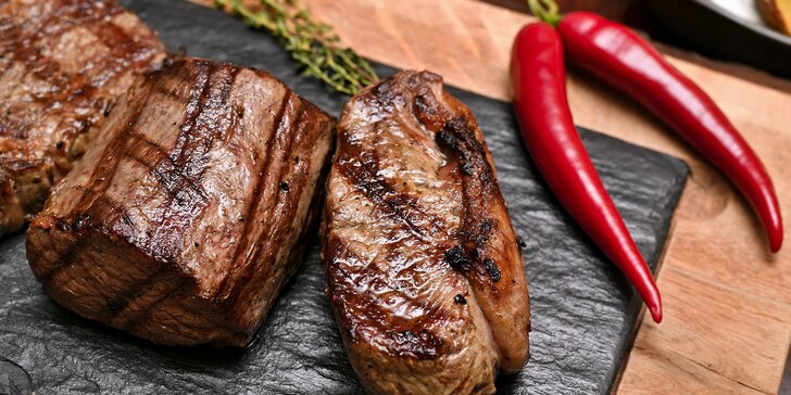 Degustační steaková žranice pro 2 nebo 6 jedlíků: až 2,8 kg masa a hromada příloh i záplava omáček