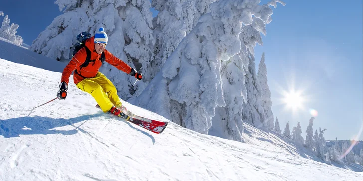 Jednodenní lyžování ve skiarálu Karolinka v Beskydech: 1 km dlouhá sjezdovka i snowpark