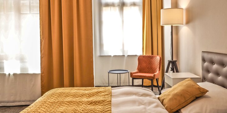 Pobyt v moderním hotelu v Karlových Varech se snídaní a slevou do lázní