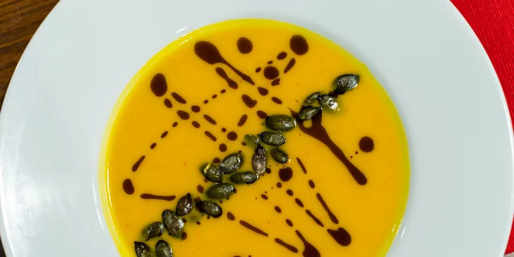 Degustační 5chodové menu pro dva v Jaškovské krčmě: svíčková z jelena, dýňový krém i smažená zmrzlina