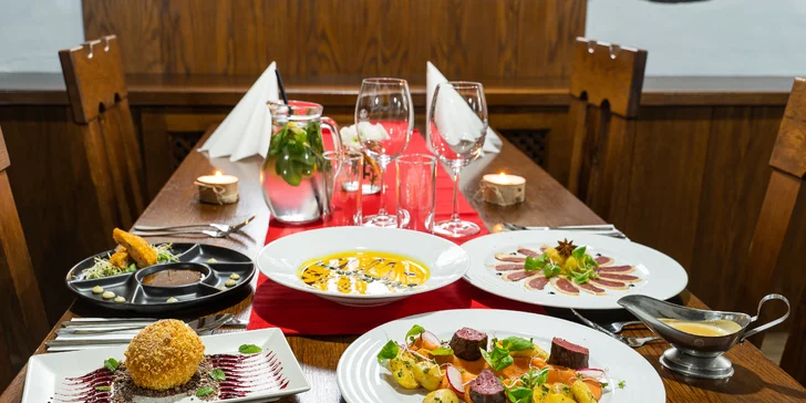 Degustační 5chodové menu pro dva v Jaškovské krčmě: svíčková z jelena, dýňový krém i smažená zmrzlina
