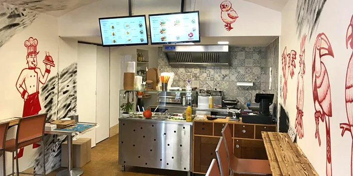 Kuřecí boxy s hranolky, salátem, americkými brambory a dresinkem