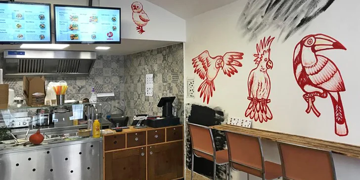 Sendvič nebo twister s kuřecím masem, párečky, hranolky i dresinkem
