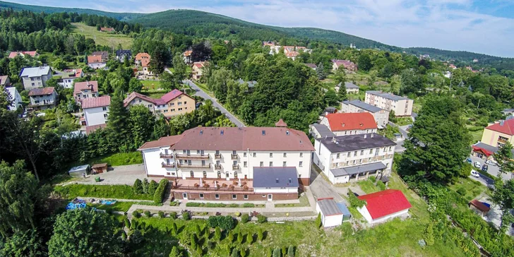 Lázeňské město v polských Jizerkách: hotel s polopenzí, neomezený wellness, akce 2 děti zdarma