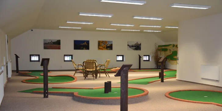 Zábavný adventure minigolf pod střechou: 60 min. hry pro malé i velké