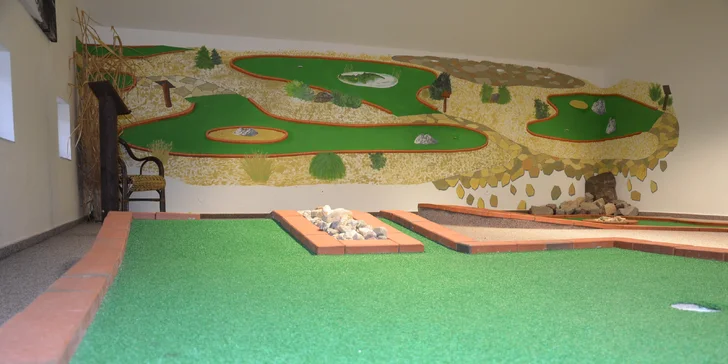 Zábavný adventure minigolf pod střechou: 60 min. hry pro malé i velké