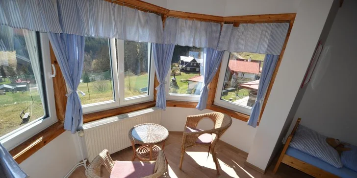 Útulný horský penzion přímo na sjezdovce. Užijte si Krkonoše ve dvou nebo s celou rodinou