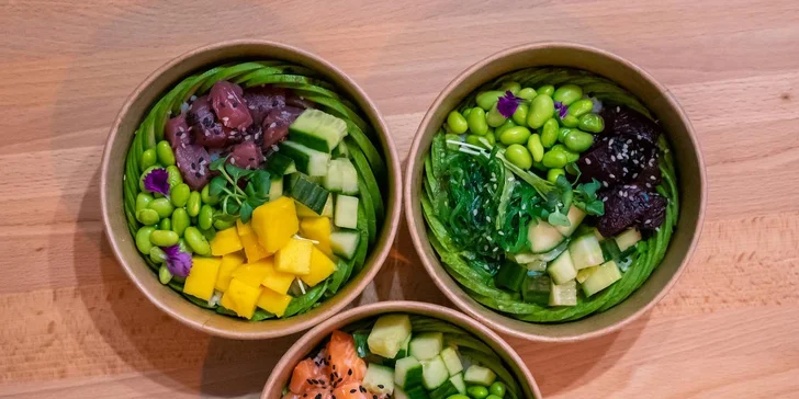 Lososový, tuňákový nebo vegetariánský poke bowl i s ice tea pro 1 či 2 osoby